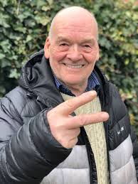 Where to start 😂... Angry B😡B... Bob is les' dad, but treats me like a  son now too, and by that i mean he rings me every 10 minutes and shouts and