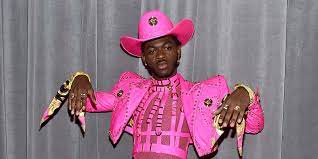 20 em 7 de julho de 2020, lil nas x revelou que estava trabalhando no seu primeiro álbum de estúdio oficial e que estava quase terminado. 31fzrwi4itpnmm