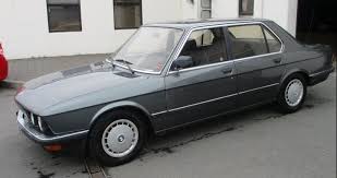 The ice drives the rear wheels of the vehicle. Bmw 518 1987