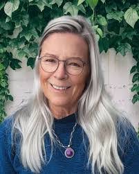 Carole Cassidy's Instagram, Twitter & Facebook