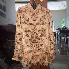 Setiap motif atau pola bersifat unik atau hanya ada 1. Kemeja Batik Sutra Pria
