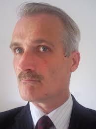 Robert Hider's Instagram, Twitter & Facebook