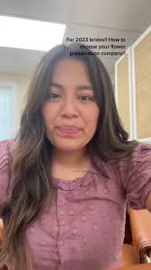 If your thinking about getting your wedding flowers pressed this is for  you! #pressedflowers #pressedweddingbouquet