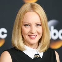 Wendi McLendon-Covey Is Hosting the Make-up Artists and Hair Stylists Guild  Awards