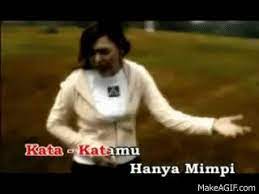 Tak jarang, banyak kata kata indah novel yang menginspirasi. Kata Kata Mu Hanya Mimpi