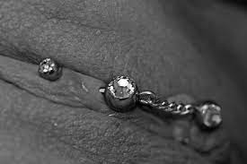 intim fra trust bodymodification dresden