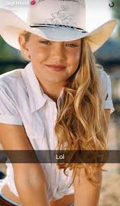 Jelena noura gigi hadid (born april 23, 1995) is an american model. Gigi Hadid Just Shared A Hilarious Throwback Modeling Picture Self