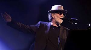 Benvenuti sulla pagina facebook ufficiale di francesco de gregori! Francesco De Gregori In Concert At The Palapartenope In Naples Napolike It