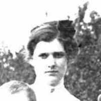 Anna Niles's Instagram, Twitter & Facebook