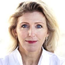 Sandra Lagace's Instagram, Twitter & Facebook