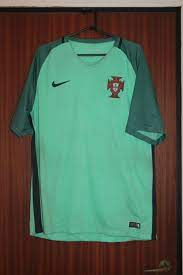 Voetbalshirt portugal nummer 17 maat xl. Portugal Uit Voetbalshirt 2016 2017