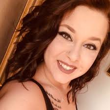 Erin Hott's Instagram, Twitter & Facebook