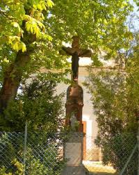 Barangolásaink során sok falut, várost bejártunk, sok templomot lefényképeztünk, és mindig éreztük, hogy a templom olyan, mint a hely, ahol épült: Guide Hand Balatonudvari Katolikus Templom
