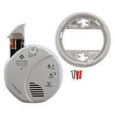Carbon monoxide (co) poisoning sends more than 20,000 people to emergency rooms each year in the u.s. First Alert 1039839 Wireless Interconnected Photoelectric Smoke And Carbon Monoxide Combo Alarm With Voice And Location Camperid Com