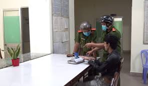 Bên cạnh đó, anh thư còn là giáo viên dạy nghề dẫn chương trình cho một trung tâm đào tạo tài năng nhí. Q03s Buxbq5vkm
