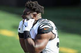 Observations from jets practice on monday. 2021 Nfl Free Agency Things To Know About New Jets De Carl Lawson