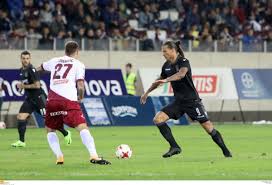 Το ντέρμπι ανάμεσα στον παοκ και τον ολυμπιακό , είναι αθλητική αναμέτρηση ανάμεσα στους συλλόγους της θεσσαλονίκης και του πειραιά αντίστοιχα, σε όλα τα ομαδικά σπορ που διατηρούν τμήματα, αλλά κατά κύρια λόγο αφορά στο ποδόσφαιρο (ανδρών). Ael Paok 1 1 Teliko Me 10 O Dikefalos Kai Sto Kapaki Isofarish