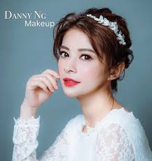 在百花齊放的市場𥚃，Danny Ng makeup所提供給你的，不是一堆的優惠，而是質素。 我一直在追求更好的。 Makeup and hair  style by Danny Ng ☎️92210556 2017至2018年婚期全面開放。