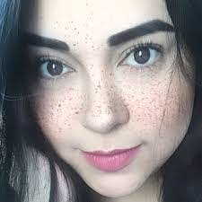 Vanessa Moir's Instagram, Twitter & Facebook