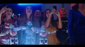 Come passare ad altro operatore? Spot In Tv Tim Party Amadeus Scatenato Festa Star Wars