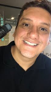 Descubra o poder do Círculo Dourado de Simon Sinek! No coração de toda  grande ideia, negócio ou movimento está um padrão simples, mas  profundamente eficaz. No centro do círculo estão as perguntas ...