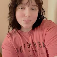 Anyone want to play this with me and my two friends? It's more fun with  more people! 😊😊