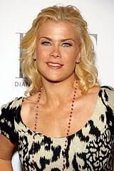 Samantha Brady's Instagram, Twitter & Facebook