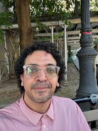 intersexfairy Follow sensory issues be like *turns up phone brightness to  hear better* *turns off light to to see better* *socks don't have to match  but they MUST be the same length