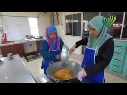 Lihat langkah 1 untuk mengetahui cara membuat isian dan chapattin kemudian menyusun samosa sebelum digoreng. Resepi Samosa Frozen Dan Cara Penyimpanannya Youtube