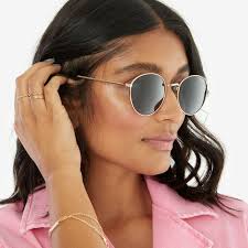 Fashion Accessories to Spice Up Your Travel Outfits