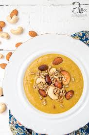 Adaugam lintea, aproximativ 1 litru de apa calda si foaia de dafin si fierbem supa de linte verde aproximativ o ora. Supa Crema De Linte Cu Lapte De Cocos Retete Culinare Din Tara Bucatelor