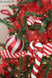 Red And White Christmas Tree Decorating Ideas White Christmas Tree Decorations Christmas Tree Images Gingerbread Christmas Decor