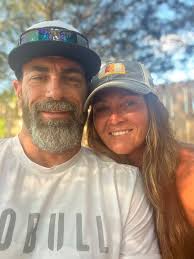 Kerri Roy (@kerridonnroy)