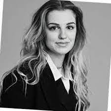 Eva Inigo's Instagram, Twitter & Facebook