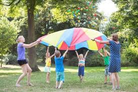 Juegos Para Una Gincana Juegos Al Aire Libre Juegos Y Fiestas Juegos Al Aire Libre Juegos Para Ninos Al Aire Libre Ninas Al Aire Libre