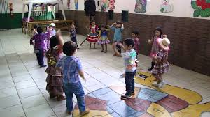 танец мам с сыновьями на выпускном в детском саду Festa Junina Danca Educacao Infantil Educacao Infantil Danca Educacao