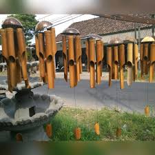 Batang bambu yag masih hijau, tidak usah terlalu panjang. Cara Membuat Kerajinan Tangan Dari Bambu Paling Unik