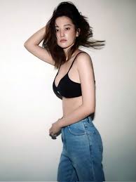 Jeon Jong-seo - Free pics, galleries & more at Babepedia