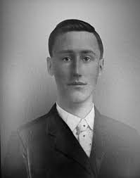 Does anyone know what became of the Ashcraft family? I think the dad owned  a gas station at one time. I went to school with Robert "Bob" Ashcraft who  also dated a