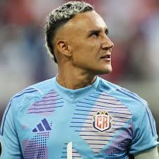 Walter Cortes va a dar grandes momentos en Herediano, amonestado en la  banca.