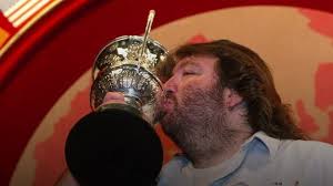 And paraded his trophy at half time at the den. So8qczpmuvotam