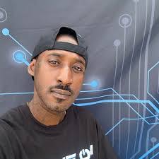 Aaron Cureton's Instagram, Twitter & Facebook