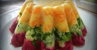Patates Soleni Patates Puresini Birde Boyle Deneyin Cok Begeneceksiniz Hem Goze Hem De Damaga Hitap Eden Bu P Decoracoes Com Comidas Saladas Em Camadas Brunch