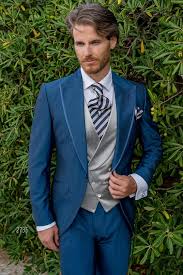 Scegli la consegna gratis per riparmiare di più. Vestito Da Cerimonia Uomo Elegante Blu Royal Con Gilet Asimmetrico Grigio Perla Ottavio Nuccio Gala