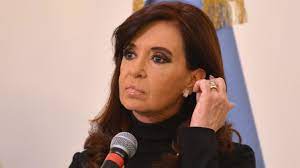 Sie wird wegen mutmaßlicher behinderung der ermittlungen. Argentiniens Prasidentin Kirchner Entgeht Anklage Politik Sz De