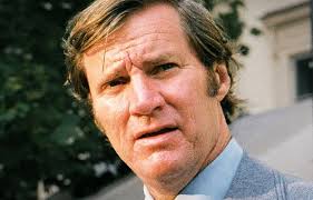 Travis Knight hoppar av Uncharted-filmen