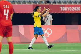 O futebol feminino no brasil ainda não possui a mesma visibilidade que o masculino. Com Show De Marta Brasil Goleia China Por 5 A 0 Na Estreia Do Futebol Feminino Nas Olimpiadas Jogada Diario Do Nordeste