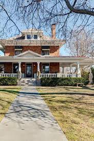 1907 Foursquare In Springfield Missouri Captivating Houses In 2020 Old Victorian Homes Farm Style Sink Old Houses