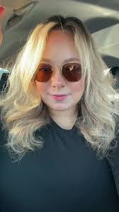 Selena Ray's Instagram, Twitter & Facebook