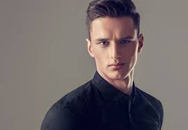 Coiffure.l'ultra court fait aussi son retour parmi les coiffures les plus prisées du moment. Les Coupes De Cheveux Hommes Printemps Ete 2019